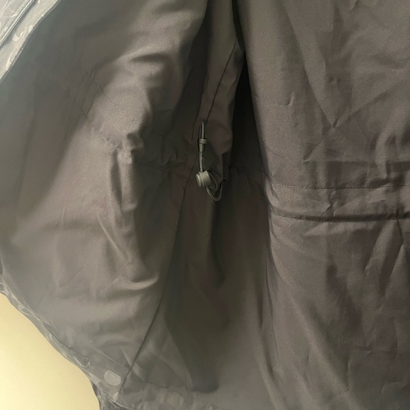 Lululemon Water Repellant Jacket - Picture 12 of 12